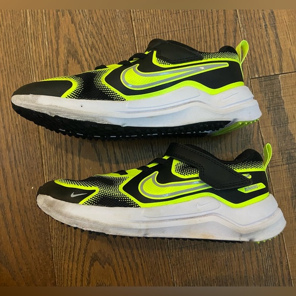 Nike Cosmic Runner - Picture 3 of 6